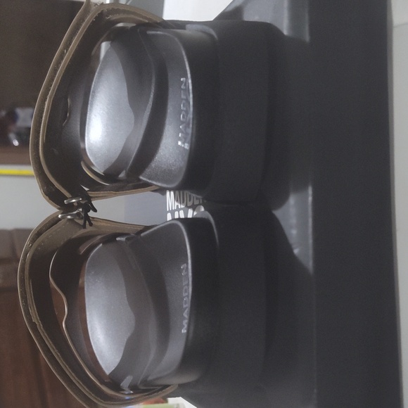 Steve Madden Women Brown Slide Sandals - Picture 5 of 7